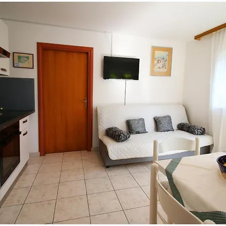 Elvis Apartment Primosten
