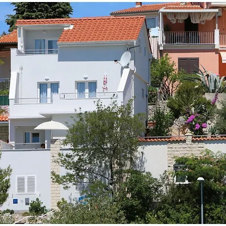Elvis Apartmán *