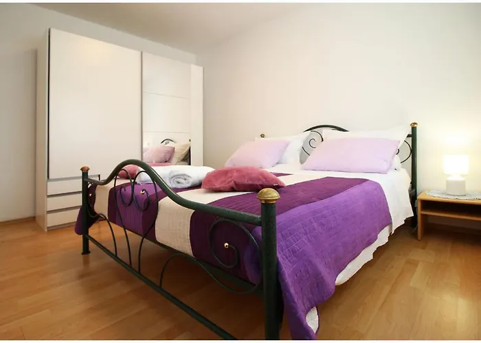 Elvis Apartment Primosten